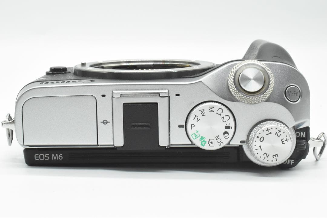 Canon キャノン eos m6 カメラ