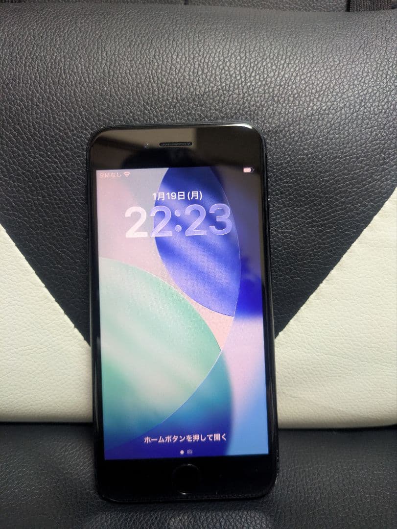画面新品　iPhone　se3 第3世代　64gb SIMフリー　黒　ブラッ75