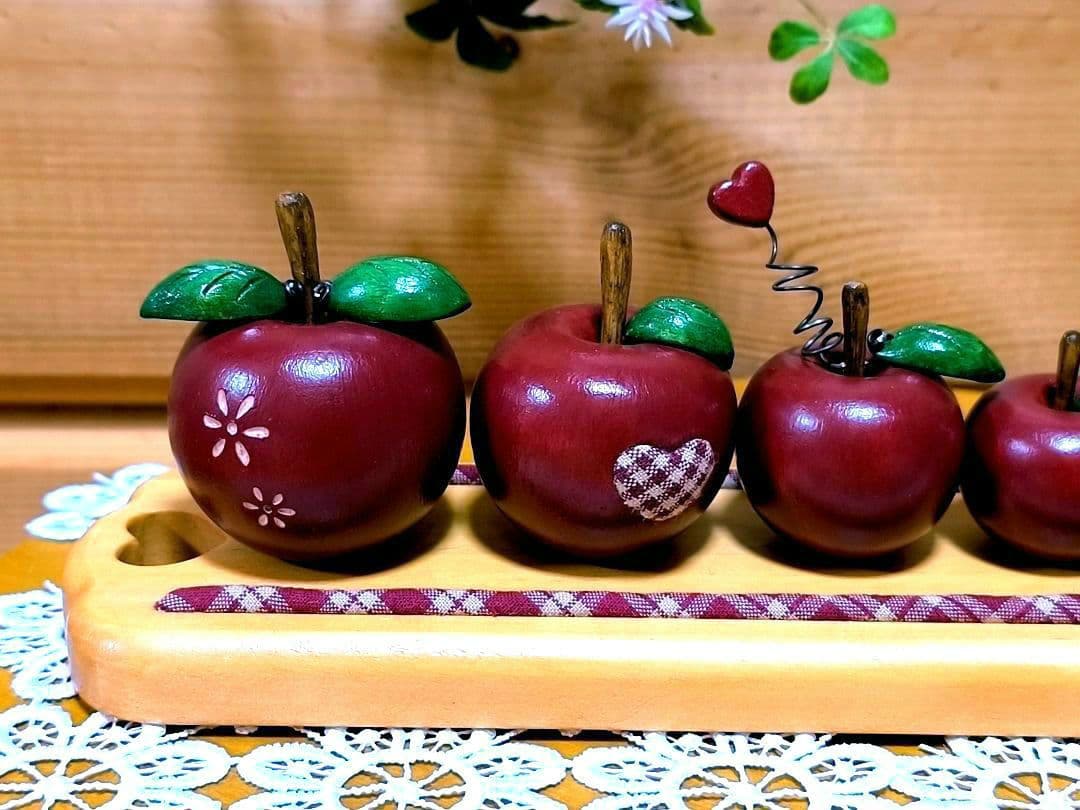 ⭐アメリカンカントリー雑貨♥️木製まん丸りんごのおめかし家族②✳️トレー付き✳️