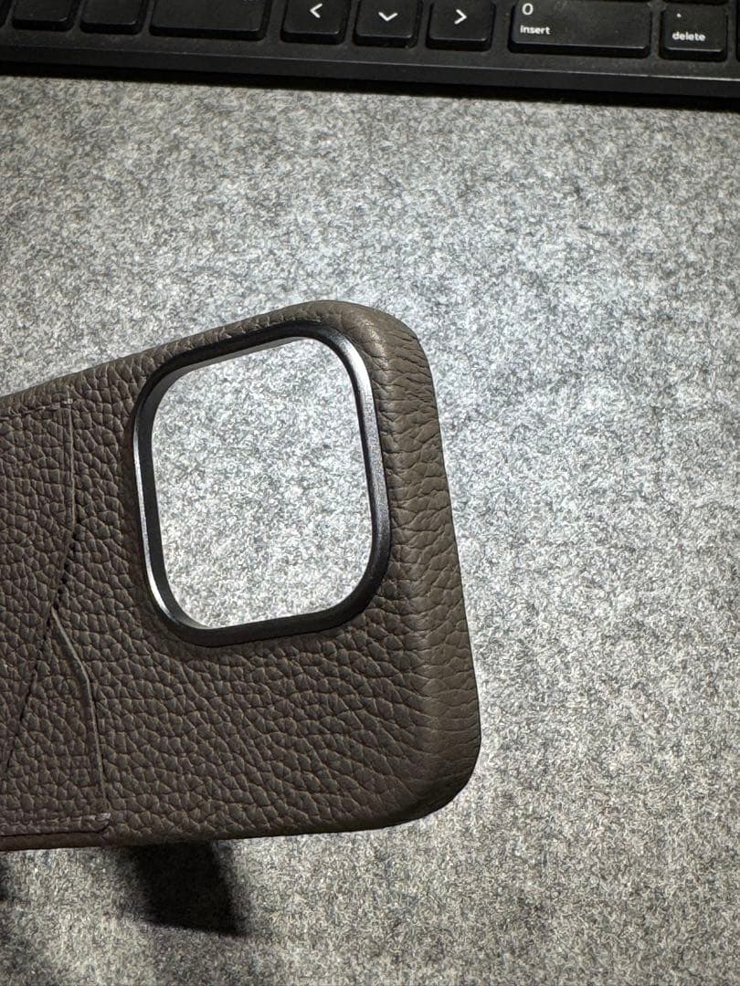 BONAVENTURAバックカバーケースシュリンクレザー iPhone15Pro