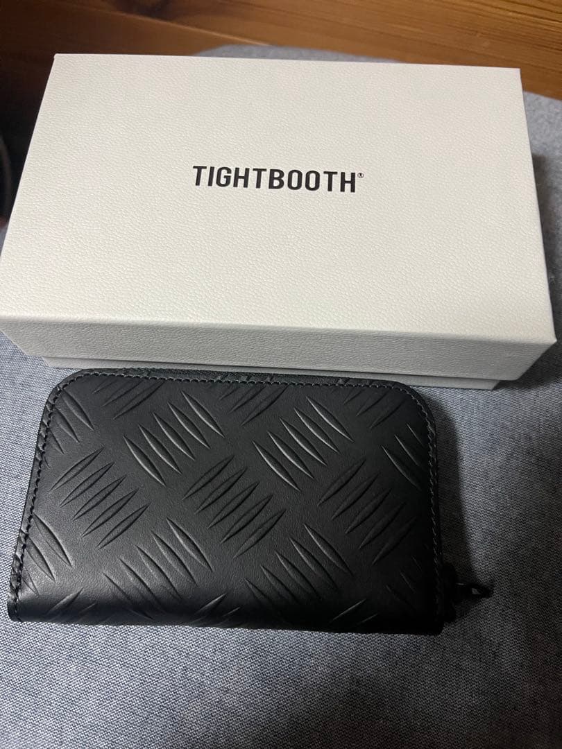 タイトブース CHECKERPLATE LEATHER ZIP WALLET