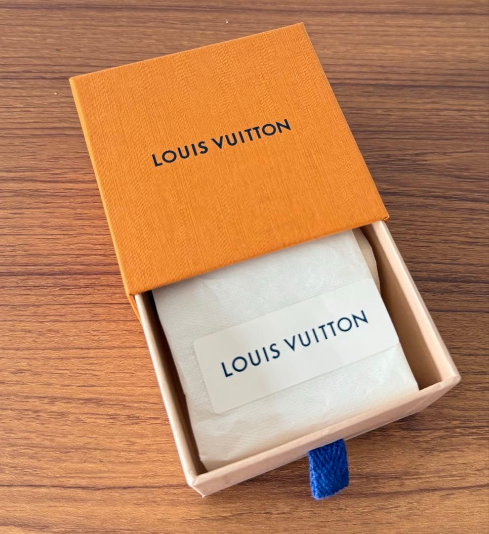 ルイヴィトン　シュシュ　リボン