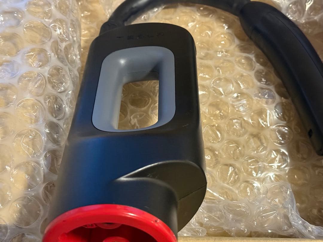 テスラ チャデモアダプター