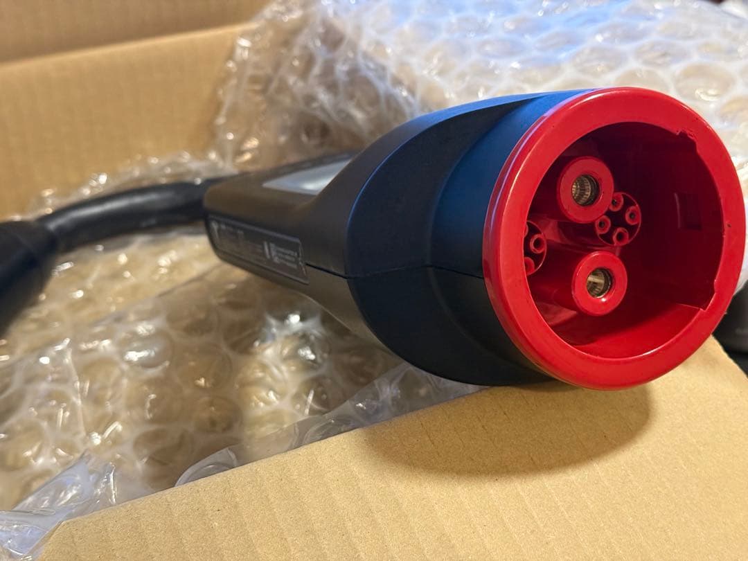 テスラ チャデモアダプター