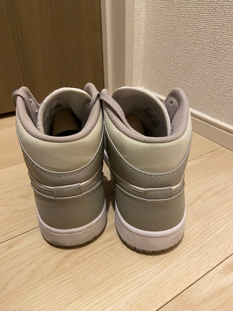 Nike Air Jordan 1 MID リネン