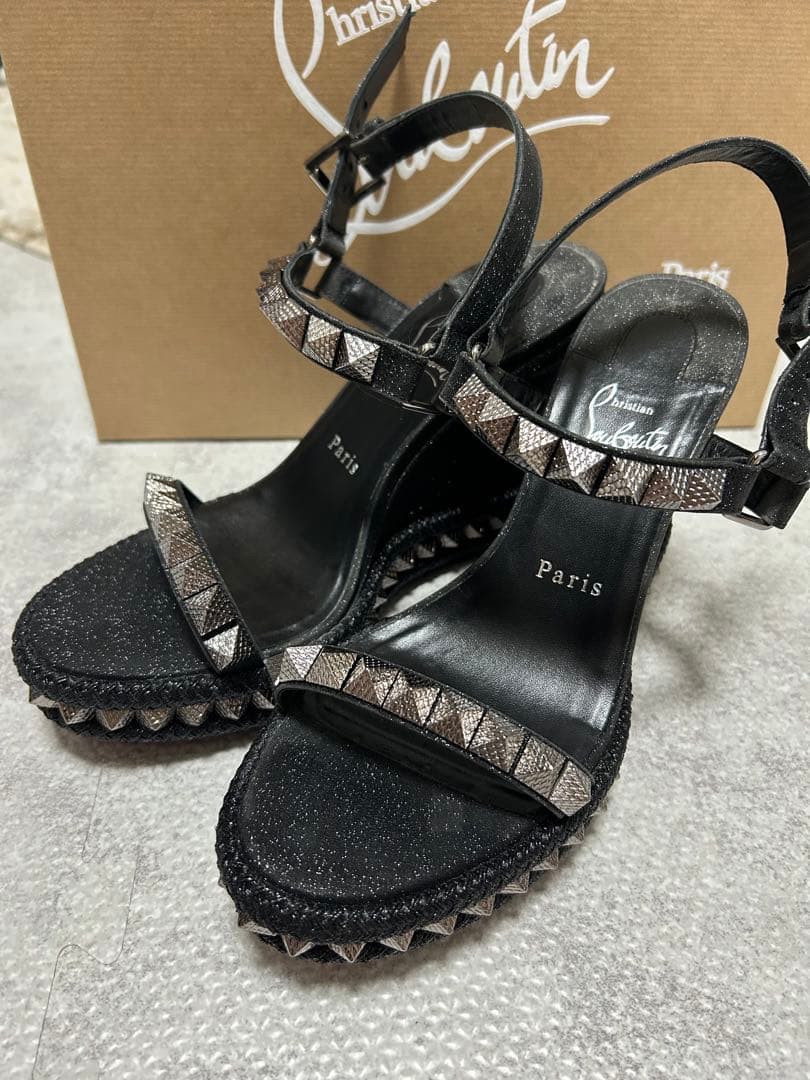 Christian Louboutin ブラック サンダル