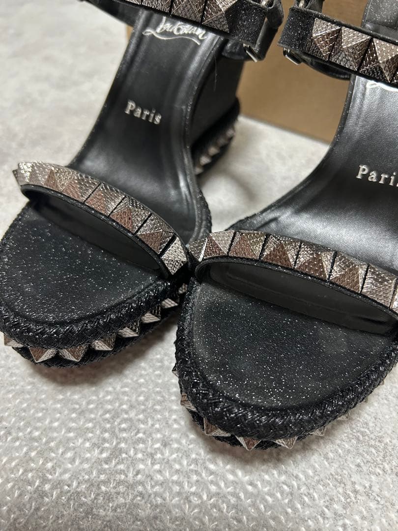 Christian Louboutin ブラック サンダル