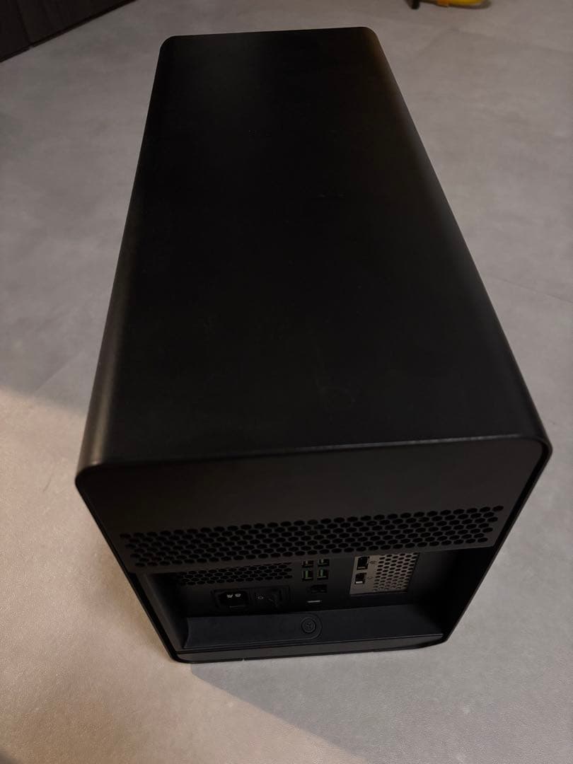 Razer Core X 外部グラフィックカードケース　egpu