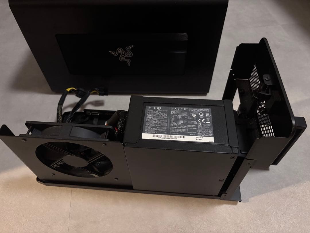 Razer Core X 外部グラフィックカードケース　egpu