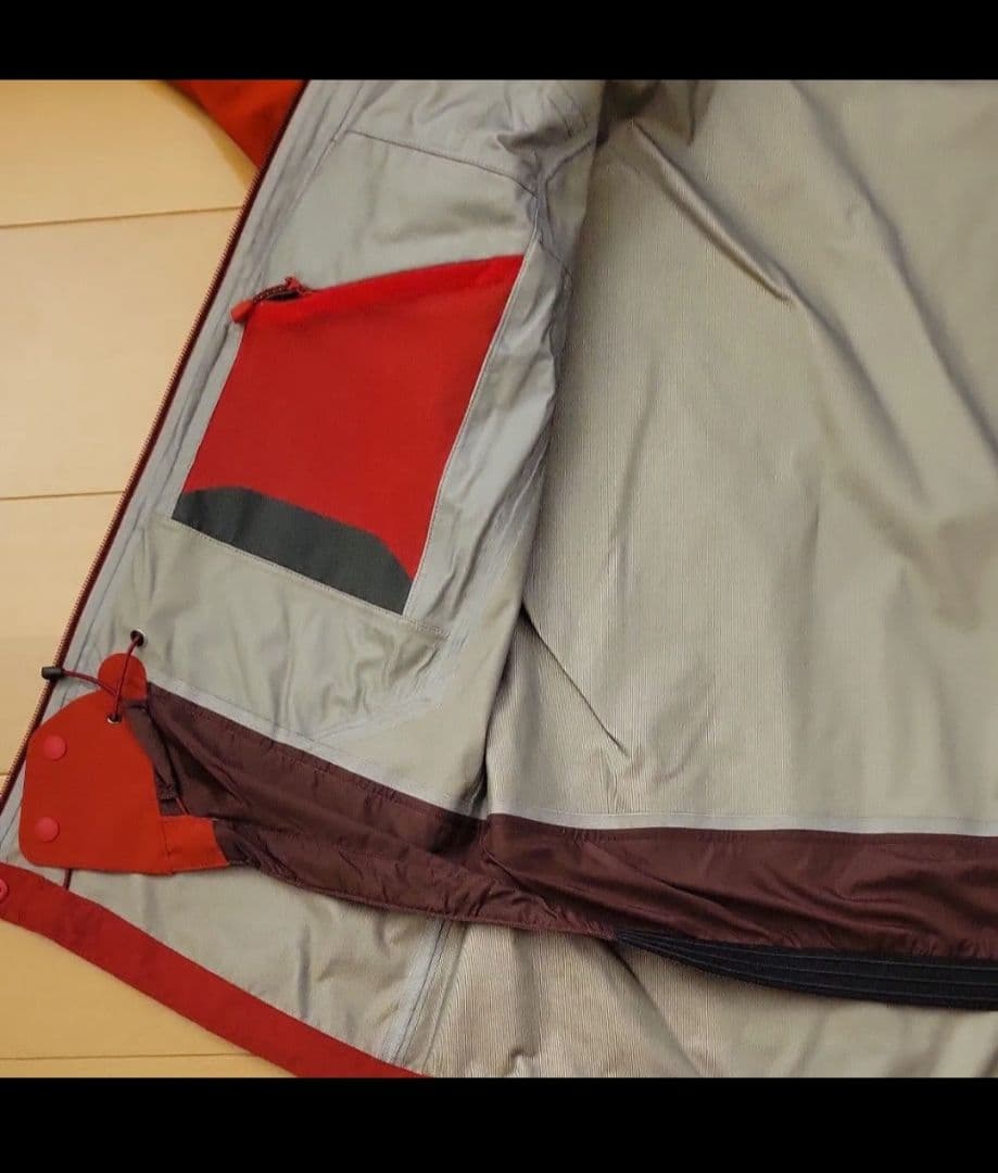 mont-bell GORE-TEX マウンテンパーカー レッド