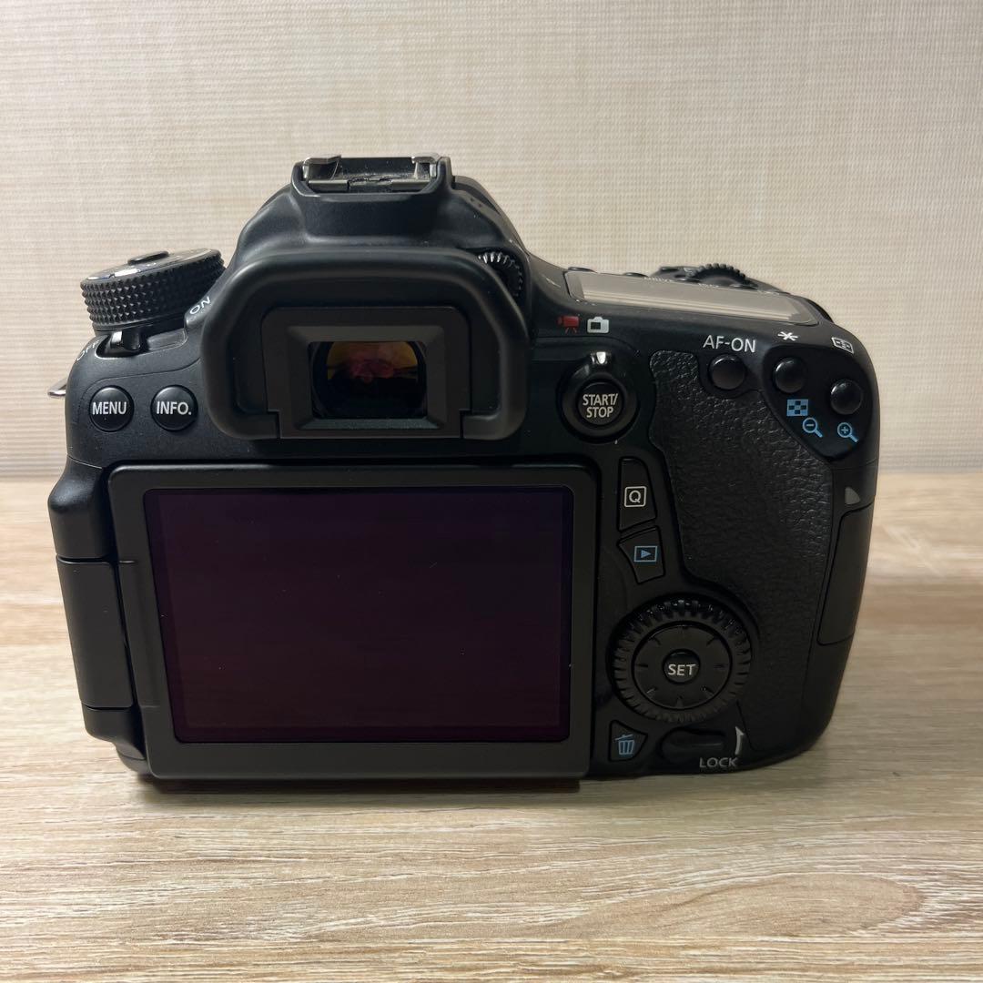 【新品同様！美品！】Canon Eos 70D 本体のみ