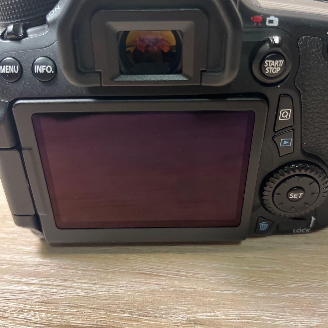 【新品同様！美品！】Canon Eos 70D 本体のみ