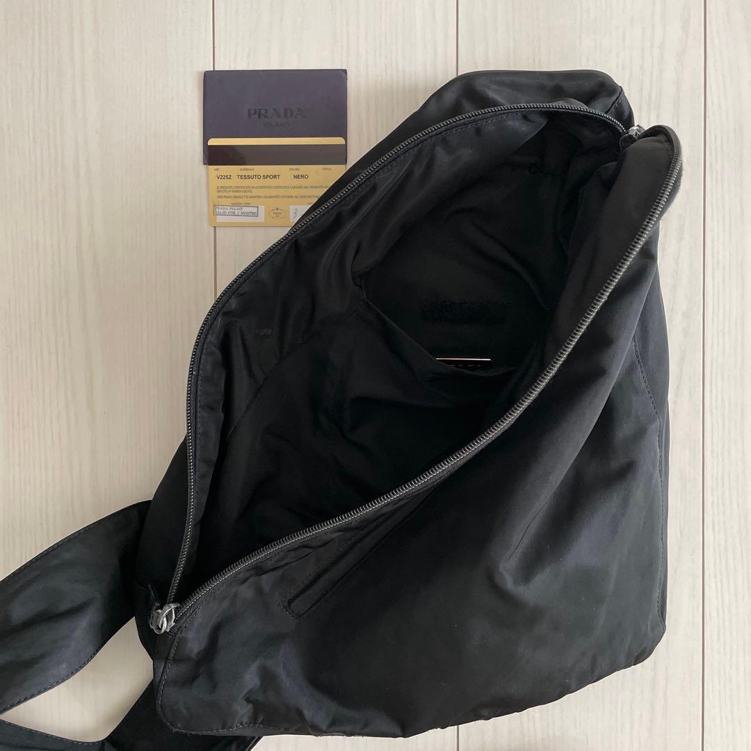 ちぇりきち　PRADA ボディバッグ