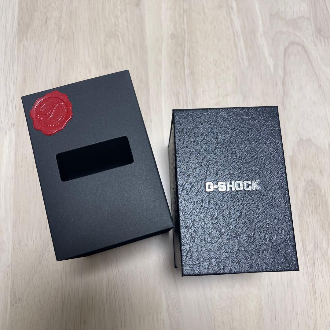 G-SHOCK ホワイト デジタル腕時計 5611