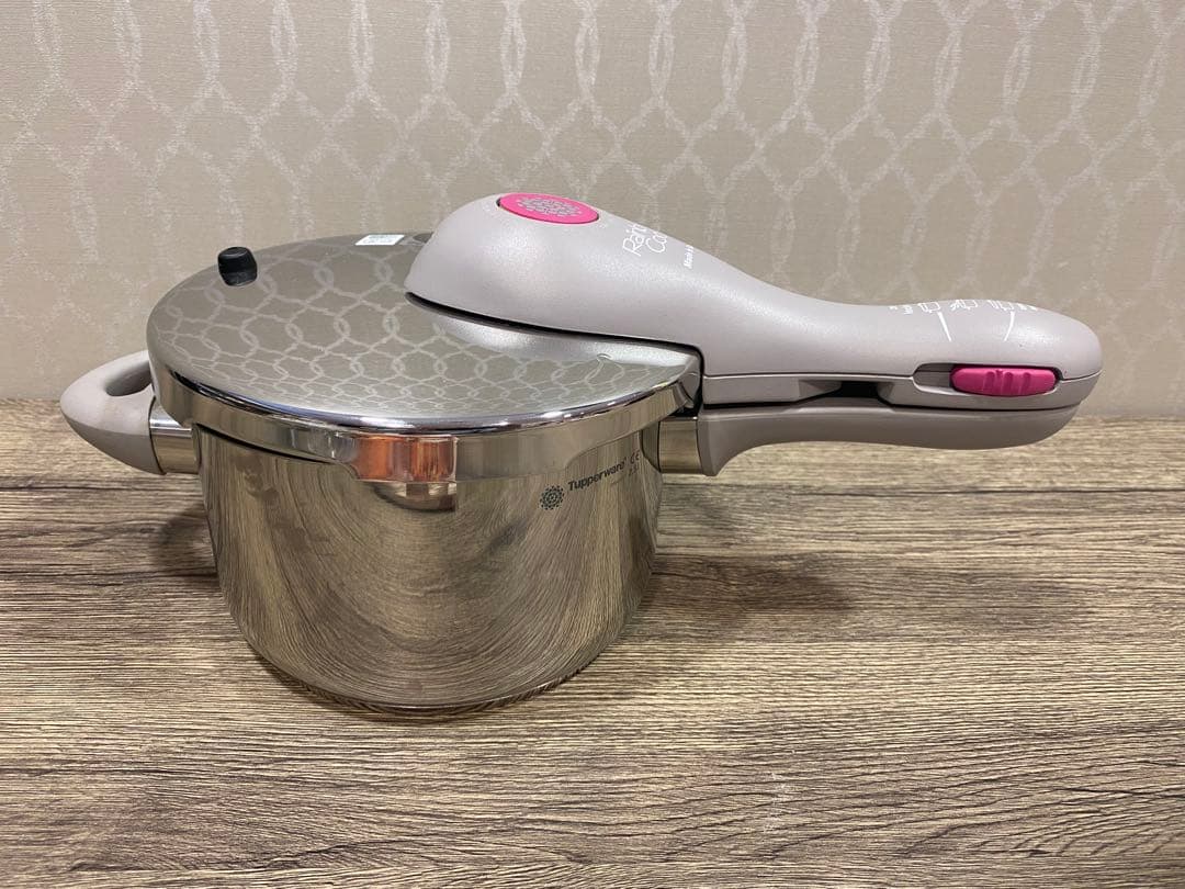 ✴️即購入不可コメント必須 タッパーウェア レインボークッカー 圧力鍋 すのこ付き