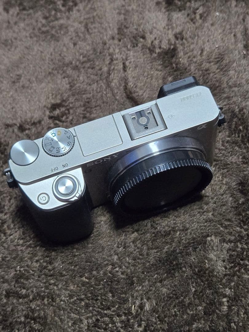 SONY α6000 ボディ単体 シルバー｜バッテリー・チャージャー・SD付属