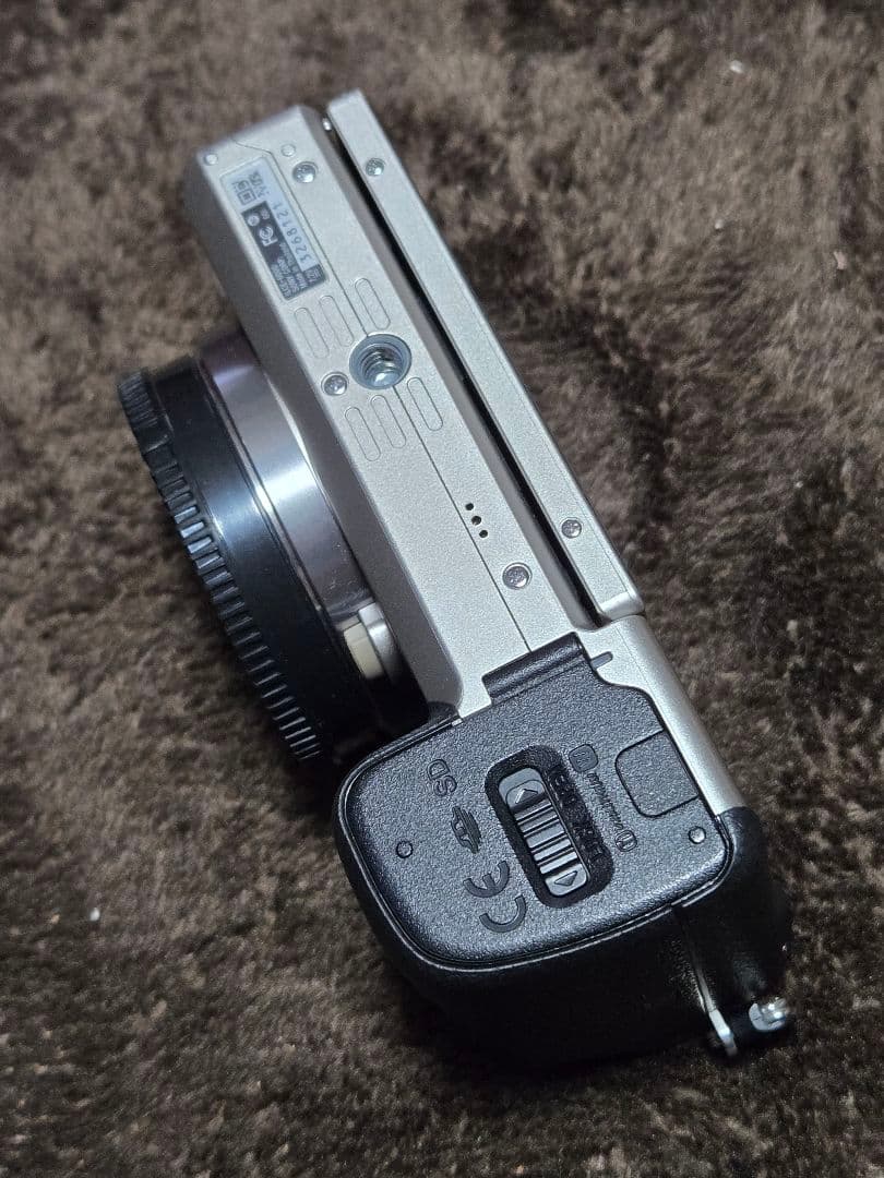 SONY α6000 ボディ単体 シルバー｜バッテリー・チャージャー・SD付属
