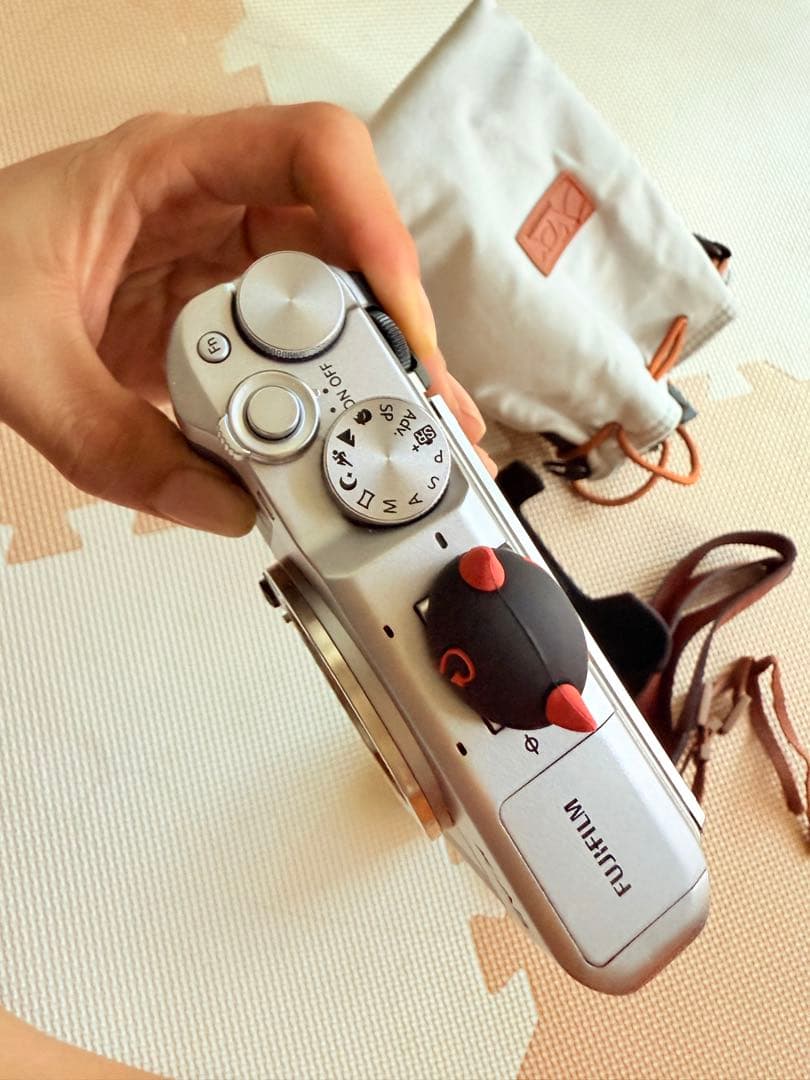 富士フィルム X-A5 ミラーレスカメラ