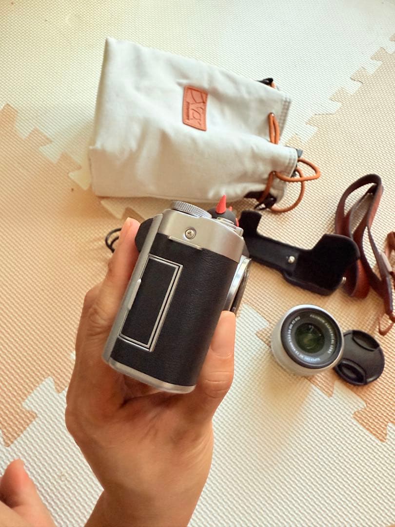 富士フィルム X-A5 ミラーレスカメラ