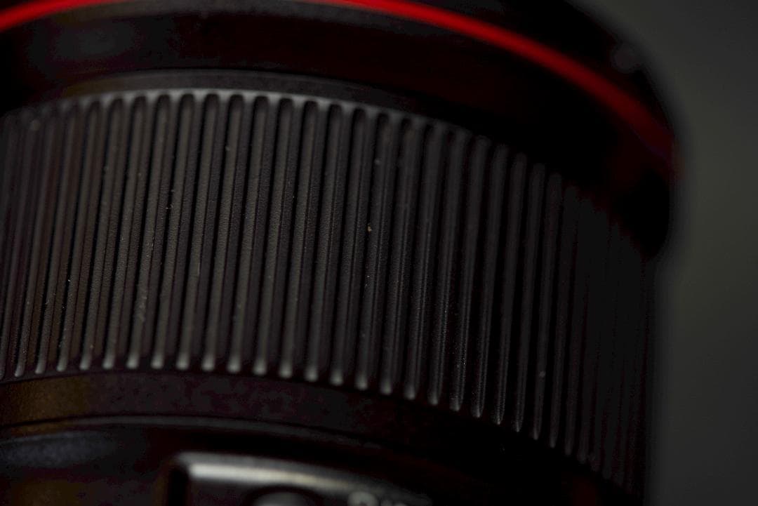 キヤノン CANON EF16-35mm F4L IS USM