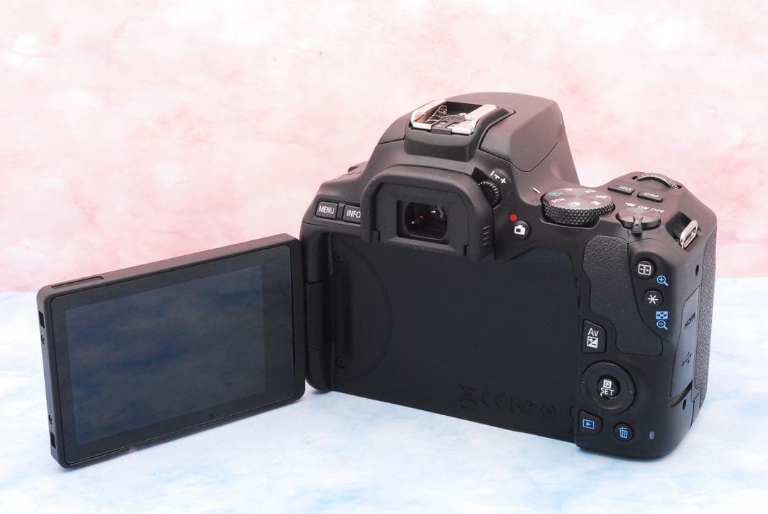 Canon Kiss X10◎一眼レフカメラ◎手ぶれ補正レンズ◎Wi-Fi