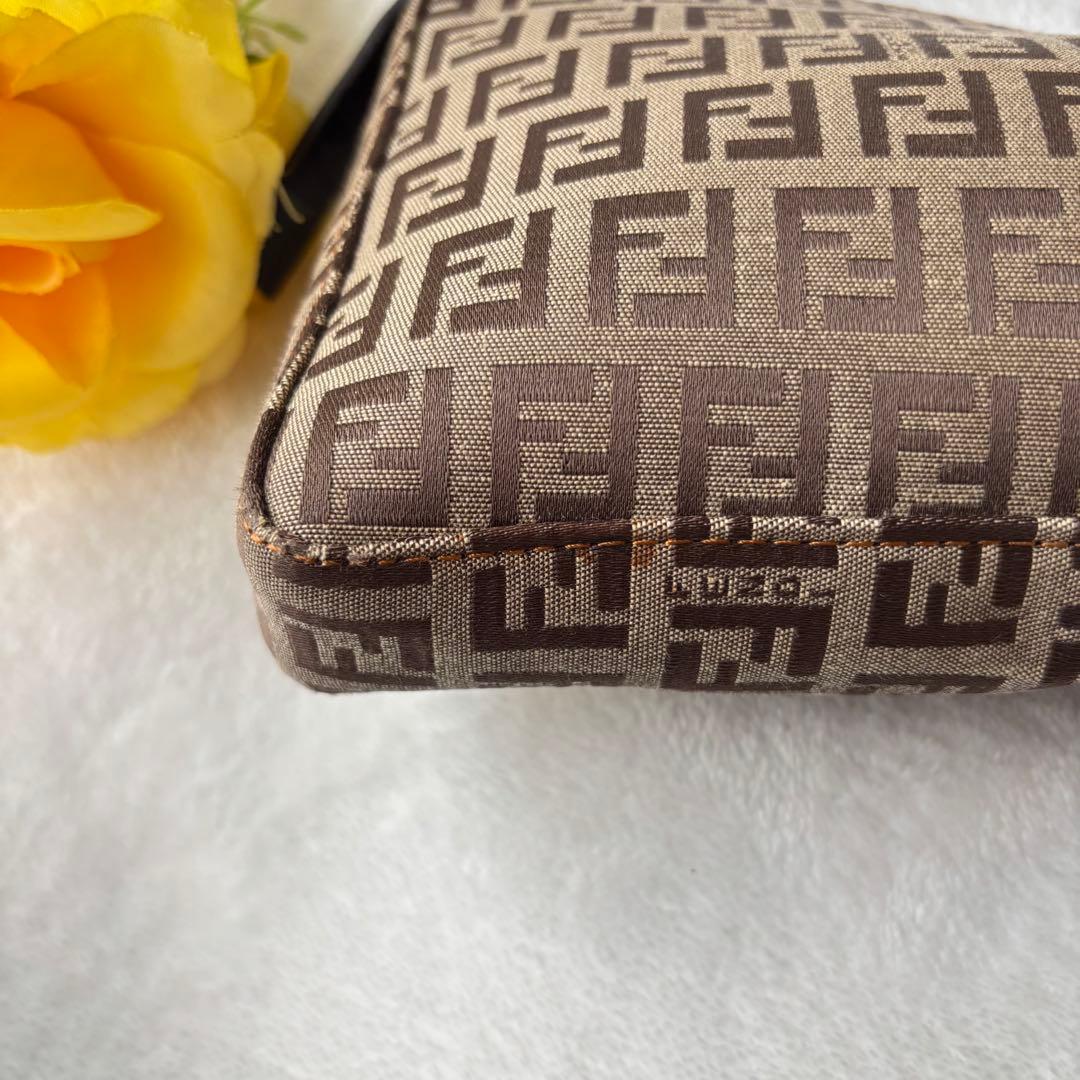 【美品】 FENDI ズッキーノ アクセサリーポーチ FFロゴ 総柄 レザー