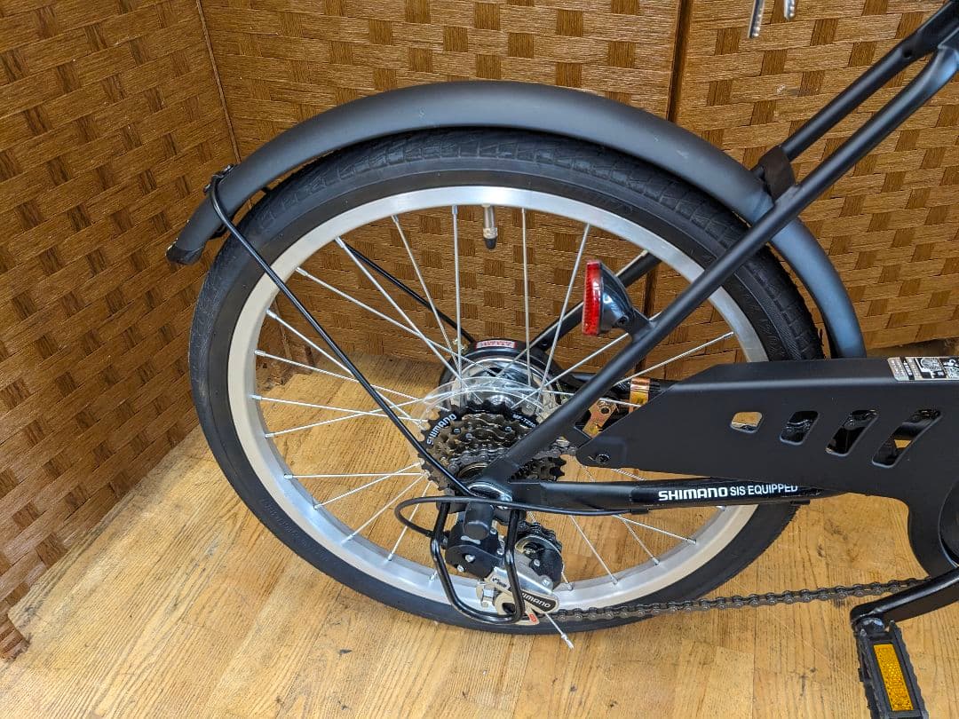 U022 美品　折り畳み自転車　20インチ　6段変速付き