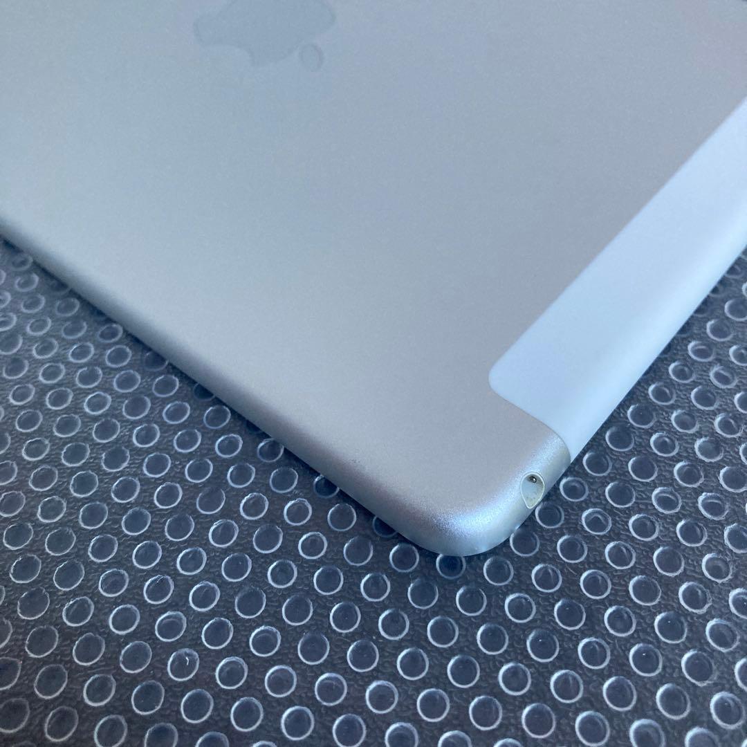 3883 美品☆電池ほぼ新品☆iPad mini4 32GB SIMフリー☆