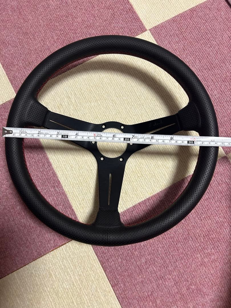 月末まで値下げ！正規品ナルディディープコーンステアリングφ35 レッドステッチ