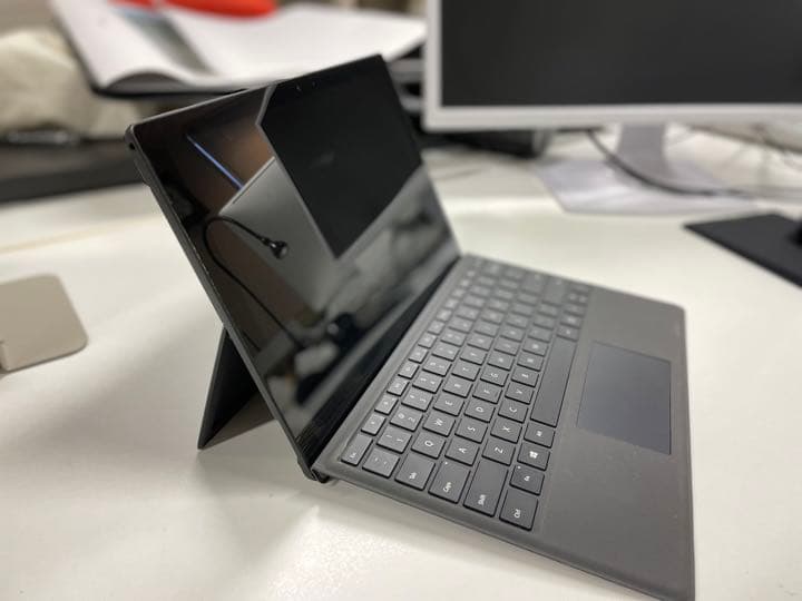 Surface pro 6 ➕充電器➕キーボード➕カバン