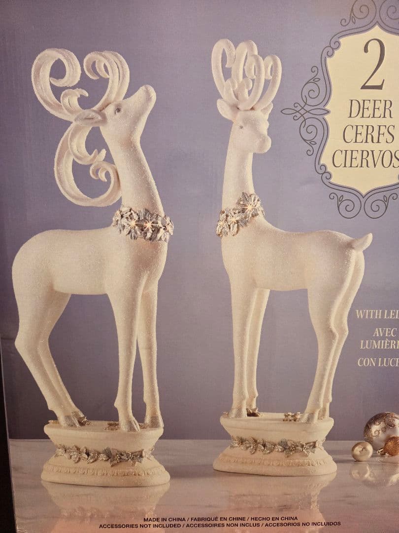 クリスマス　トナカイ ホワイト鹿の置物　2体　LEDライト付
