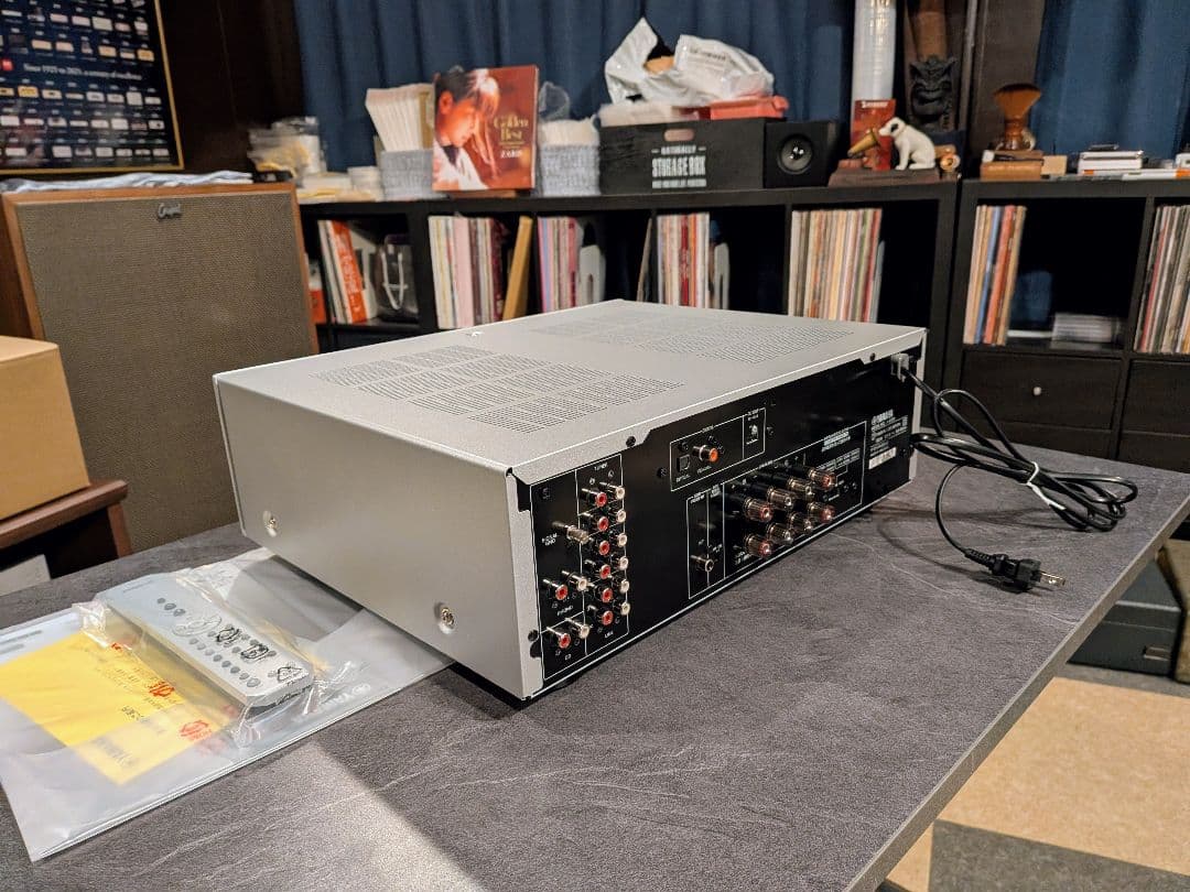 新品同様 YAMAHA A-S301 プリメインアンプ シルバー 2025年製