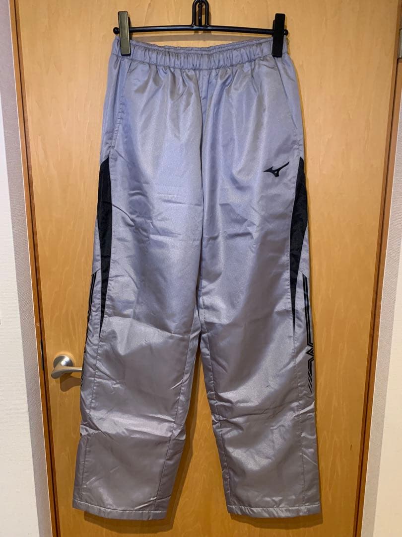 新品未使用タグ付きMizuno ウィンドブレーカー上下セット グレー　ジャージ