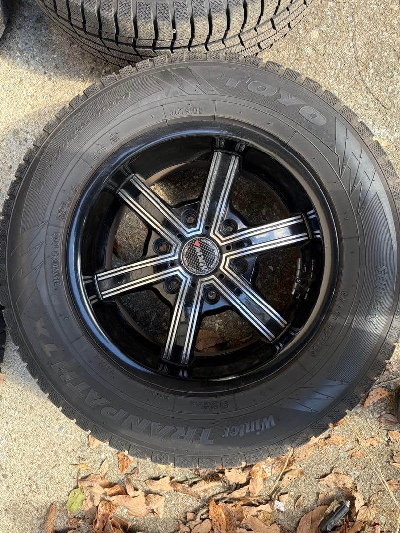 ハイエースに！スタッドレスタイヤ ホイール215/70R16 2023年製！