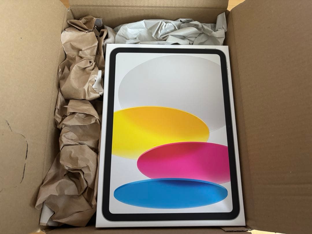Apple 11 インチ iPad (A16) シルバー 128GB 未開封新品