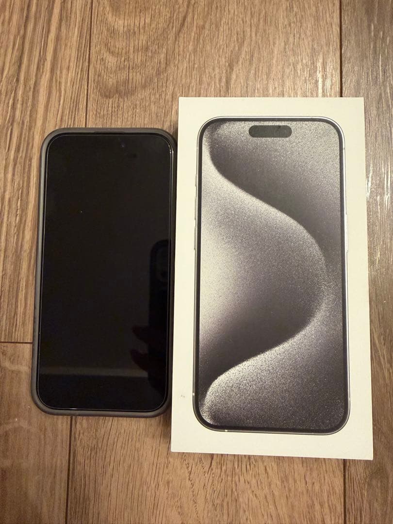 Apple iPhone 15 Pro ホワイトチタニウム1Tアメリカで購入