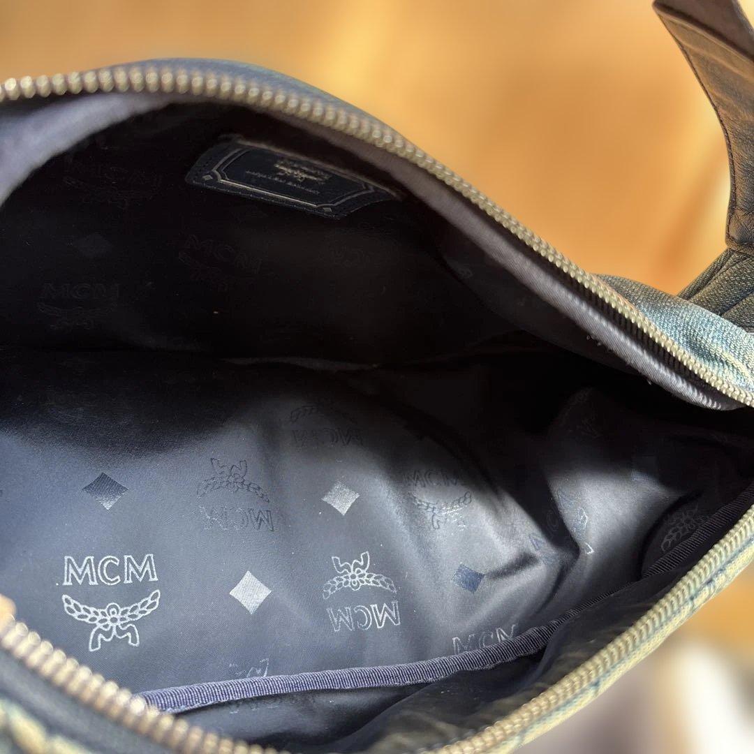 MCMのデニムコレクション スタッズ キルティング ボディバッグ　ウエストバッグ
