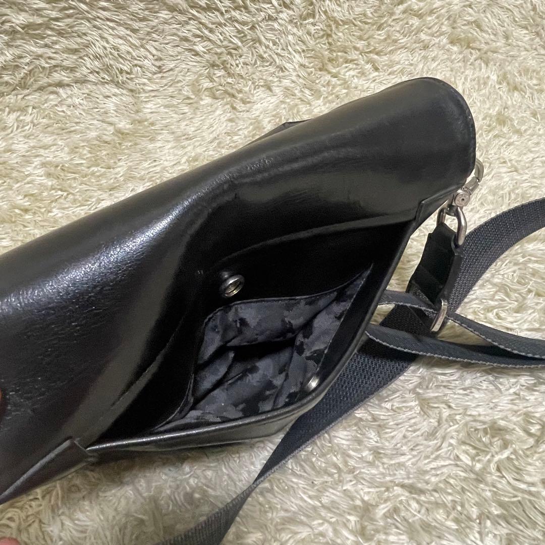 aniary アニアリ　ショルダーバッグ　メッセンジャーバッグ　ブラック　レザー