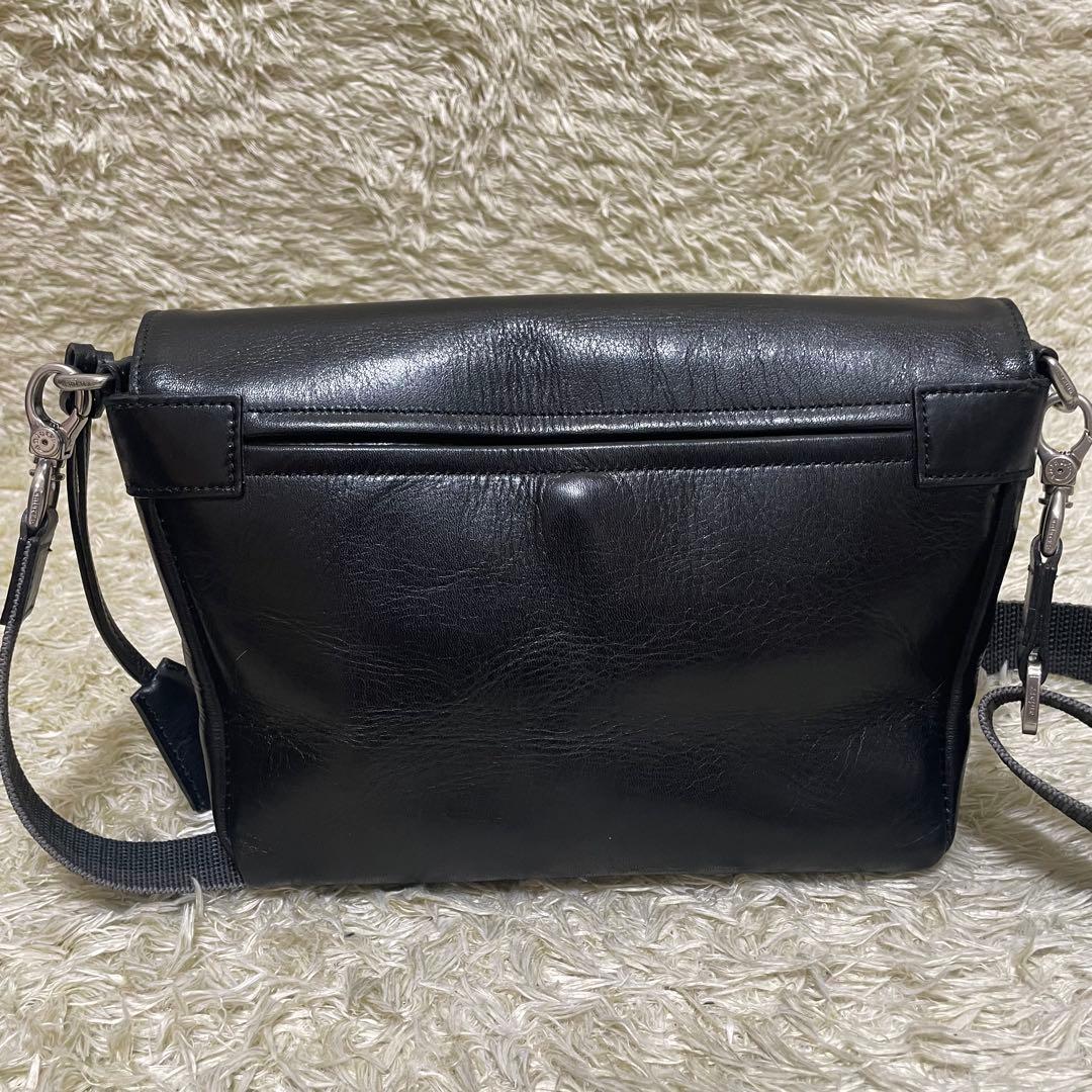 aniary アニアリ　ショルダーバッグ　メッセンジャーバッグ　ブラック　レザー