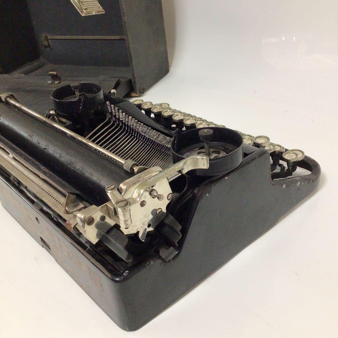 UNDERWOOD ポータブルタイプライター　レトロ　ビンテージ　アメリカ製