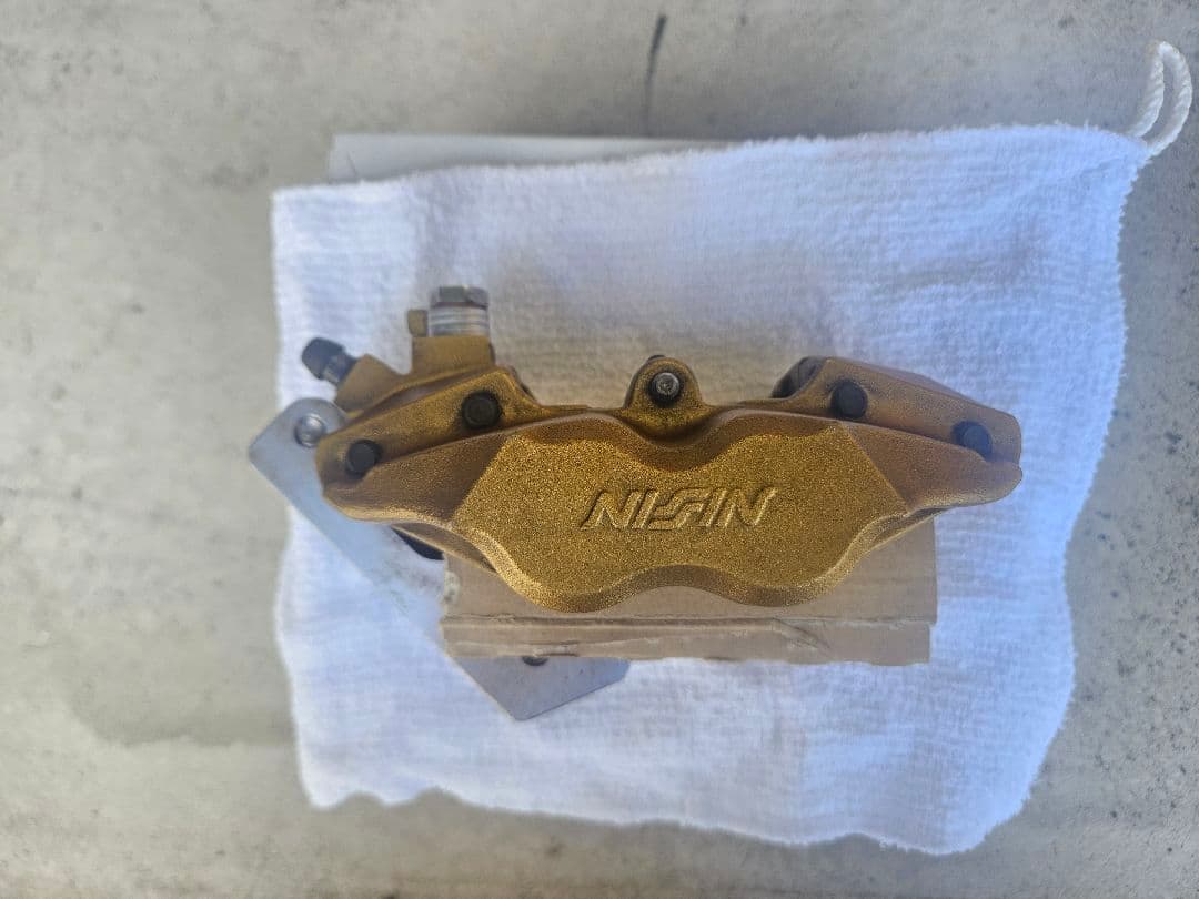 VTR取外し品 ニッシン 4POT キャリパー