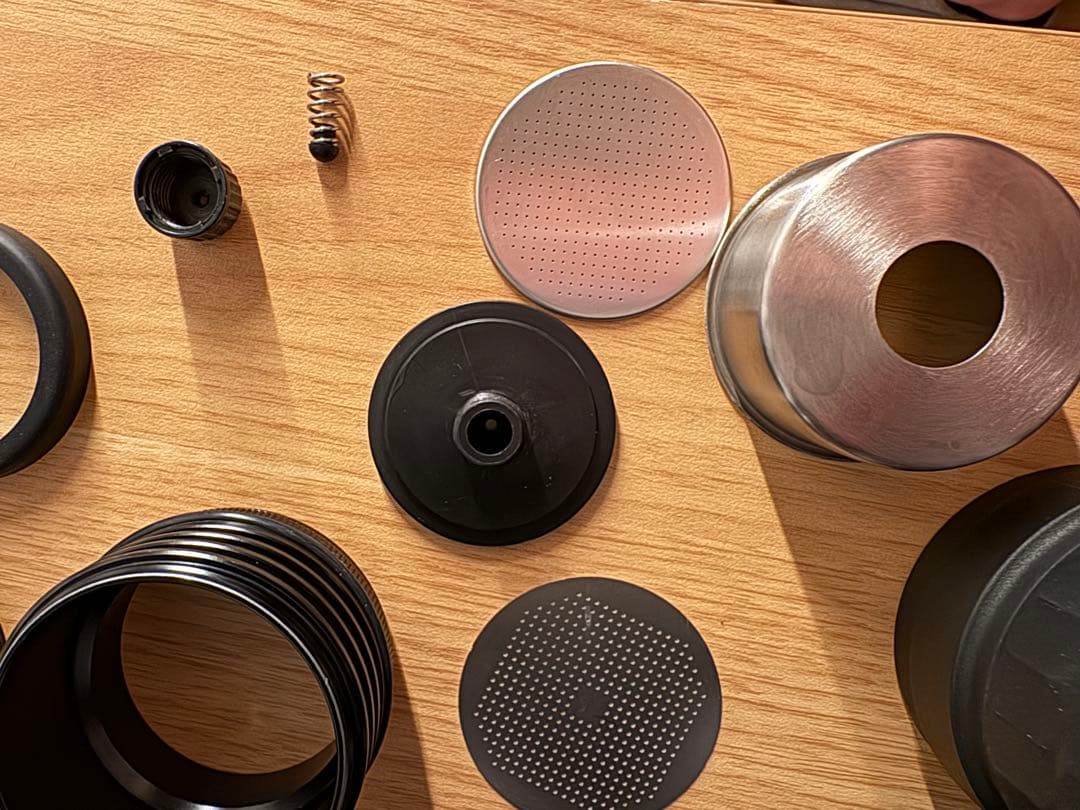 STARESSOポータブルコーヒーメーカ　ミラージュプラスとフィルターバスケット