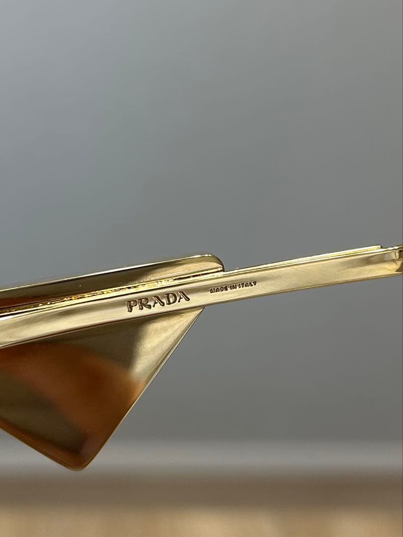 PRADA プレックスメタルバレッタ