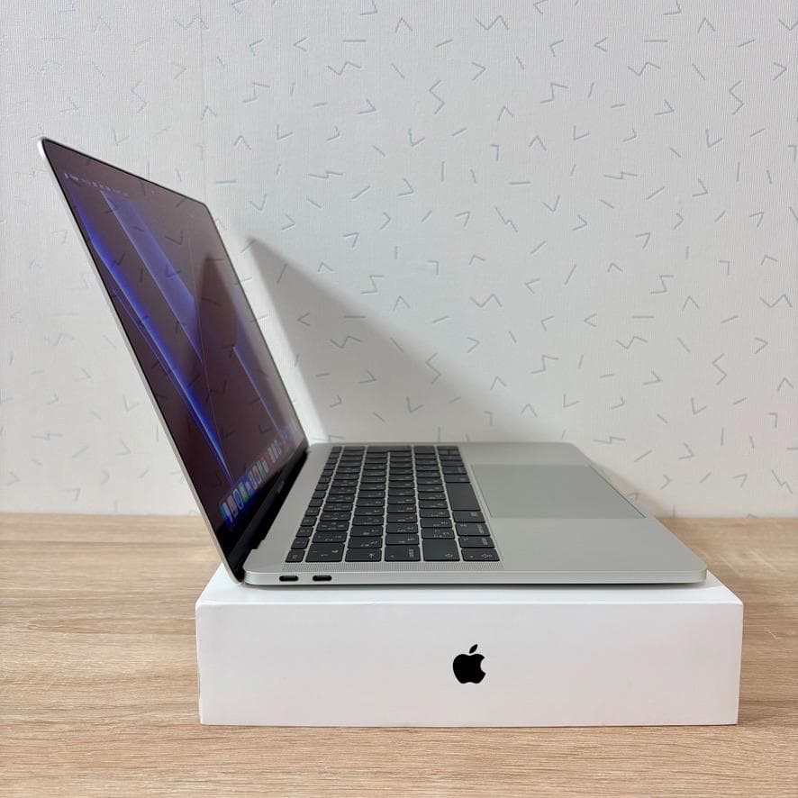 MacBook本体 Apple MacBook Pro SSD512GB Windows11
