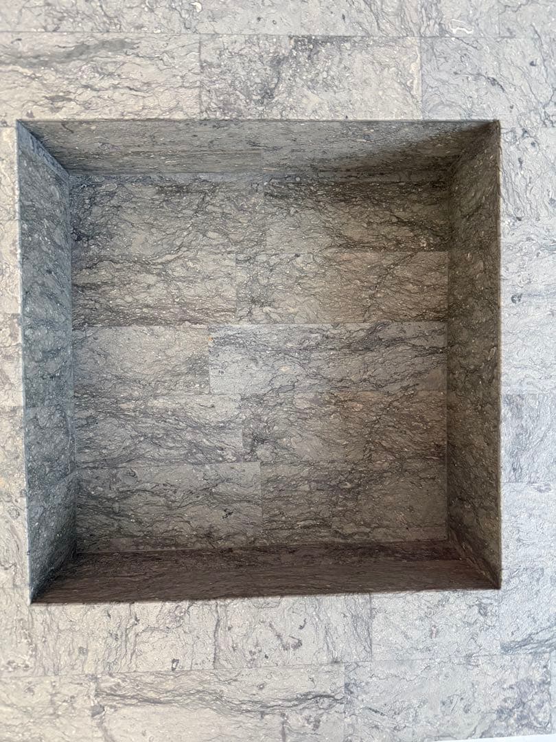 いち　HUKLA グレーのストーン調センターテーブル