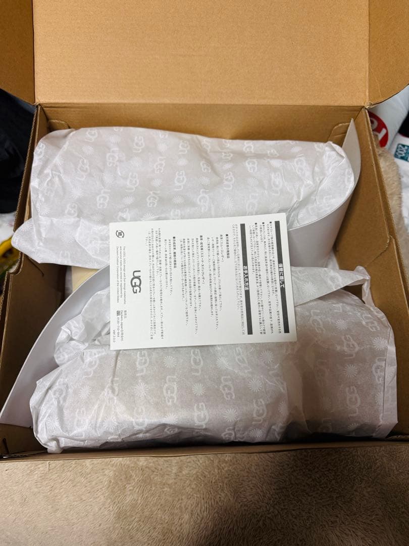 【新品 未使用】UGG ベージュ ファー サンダル