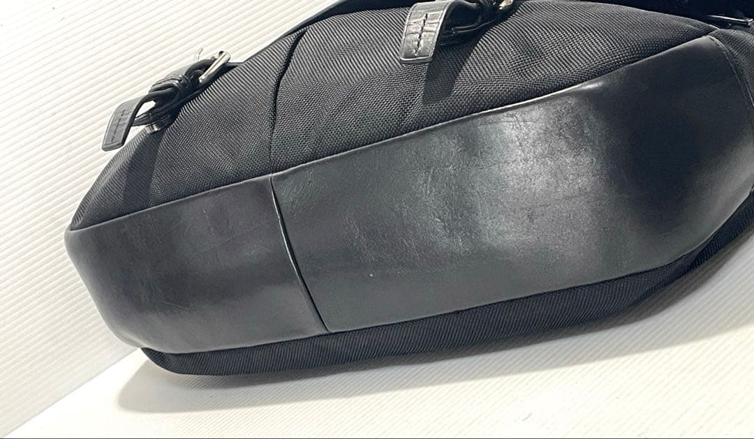 極美品■TUMI トゥミTOWNHOUSE ウィルトン メッセンジャー バッグ