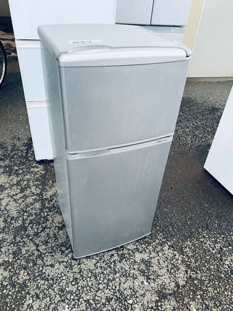 ①✅AQUAノンフロン直冷式冷凍冷蔵庫✅ ✅AQR-111E✅送料設置無料