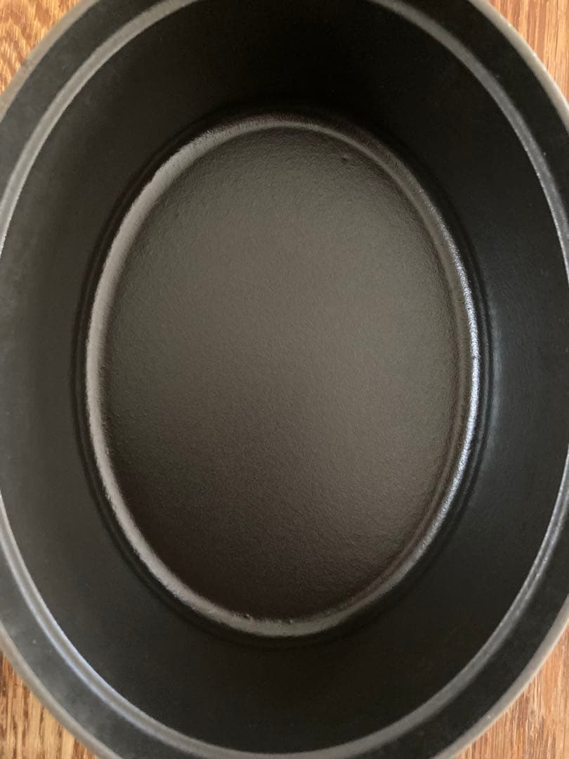 【staubストウブ】IH&ガス対応 27cmオーバル鍋 ※定価40,700円