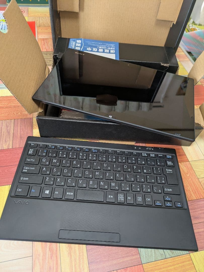 ダーリア サギタ デウィ　SONY VAIO Tap 11 本体